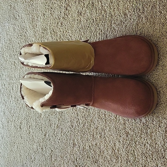 UGG Koolaburra - Picture 2 of 4